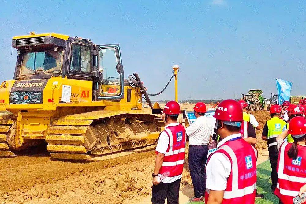 山推AI冲锋队:让“会思考”的推土机领跑全球